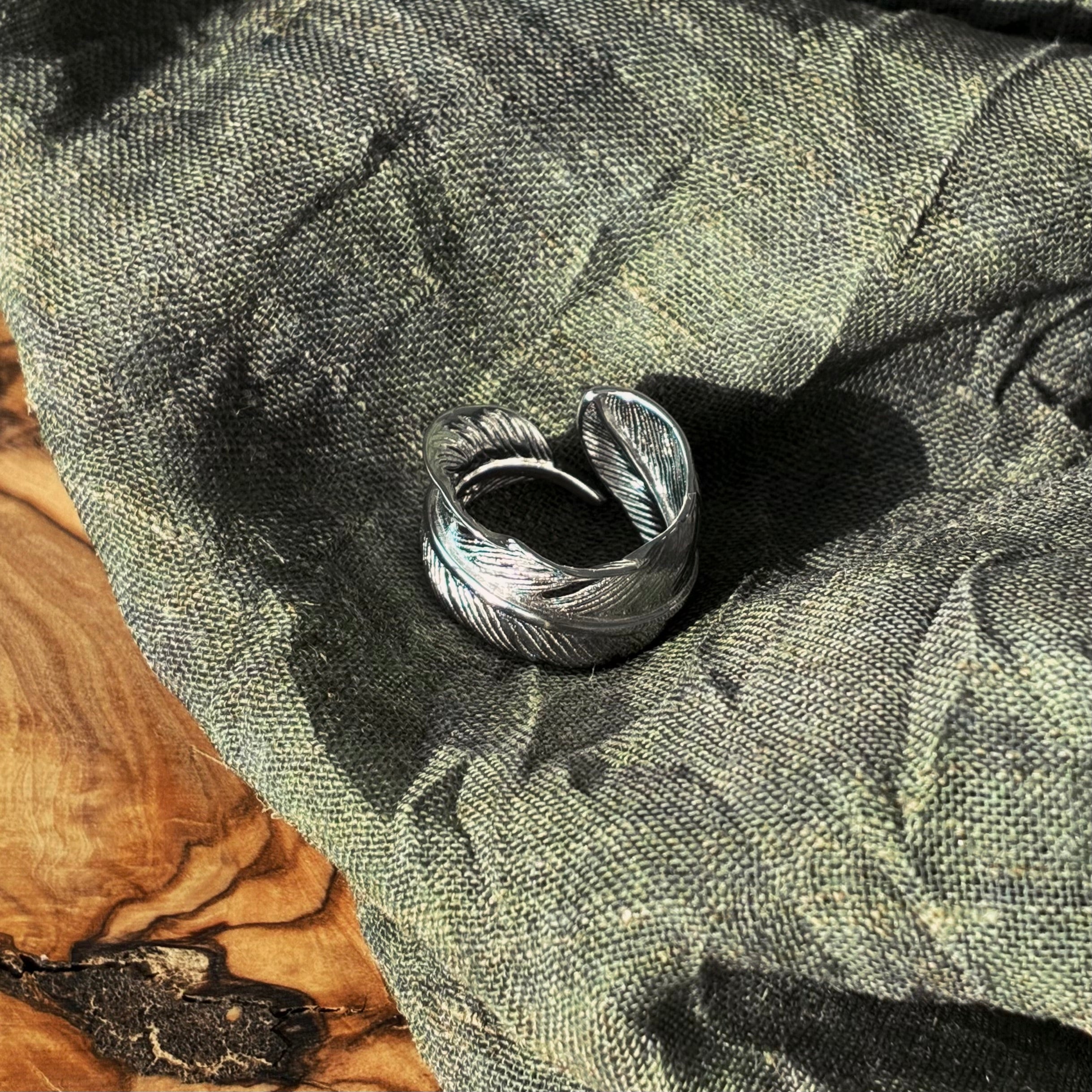 No.003 Sculpted Plumage