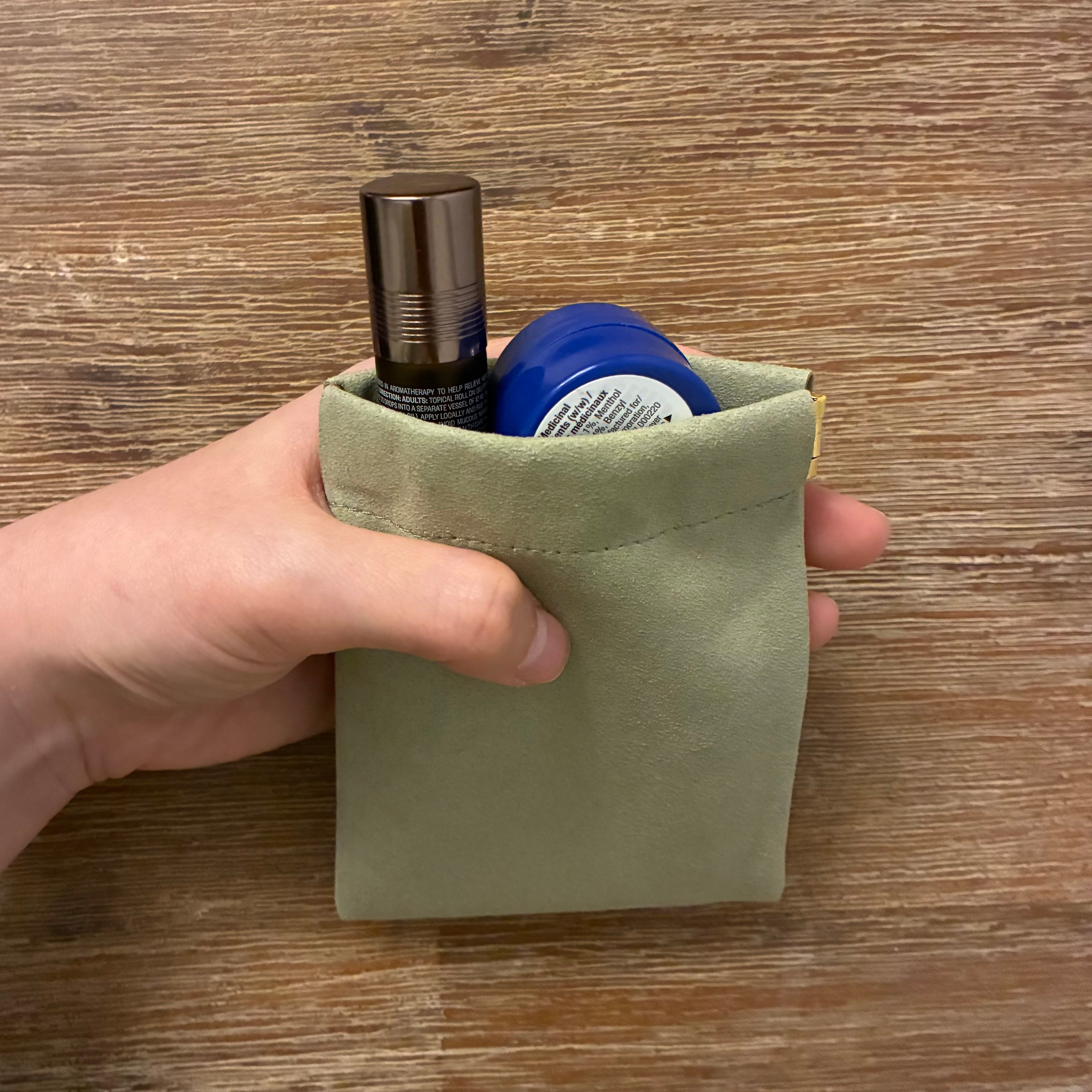 Squeeze Spring Pouch